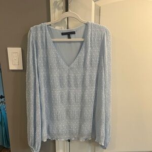 BEAUTIFUL WHITE HOUS BACK MARKET TOP